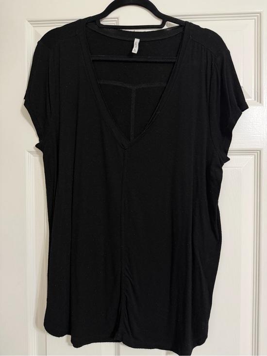 Zsupply Tops - Black V-Neck Women’s Top - Classic Short Sleeve